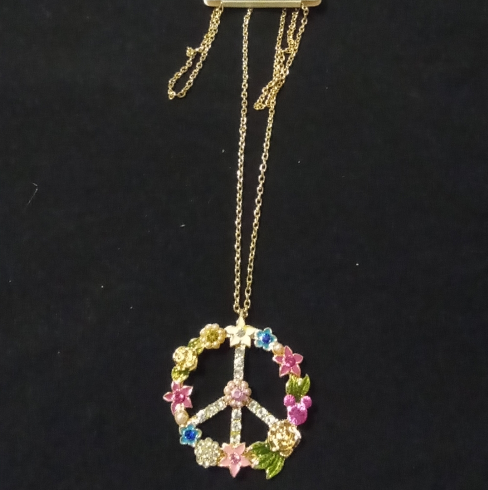 Chain with disney pendant